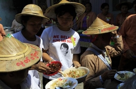 Aktivisté největší opoziční politické straně v Barmě.